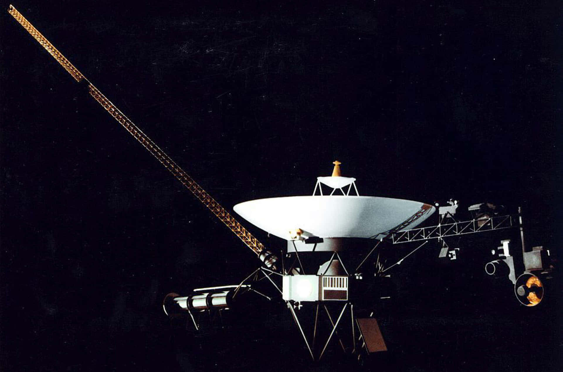 Voyager 1 Top View Pictures