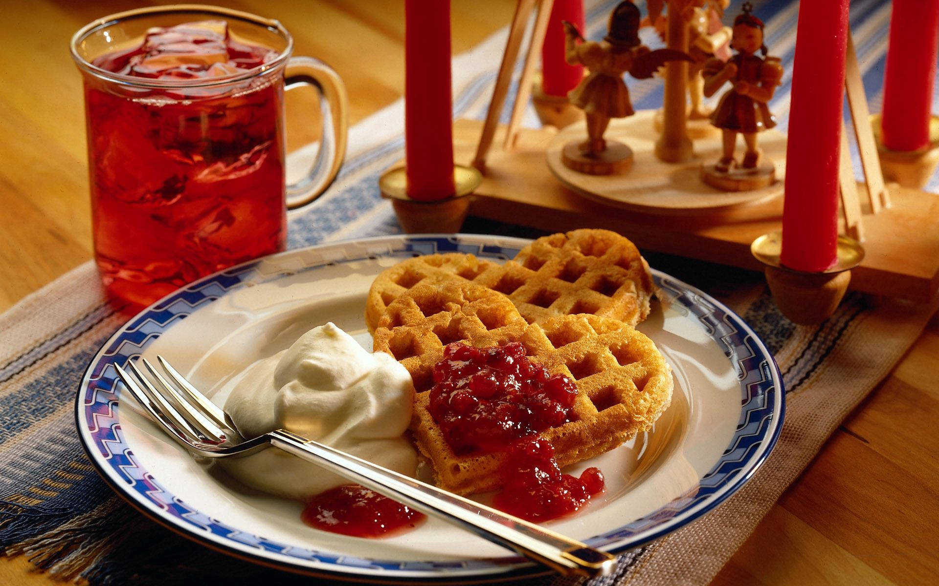 Enjoy a delightful waffle topped with Frozen-inspired compote. Wallpaper