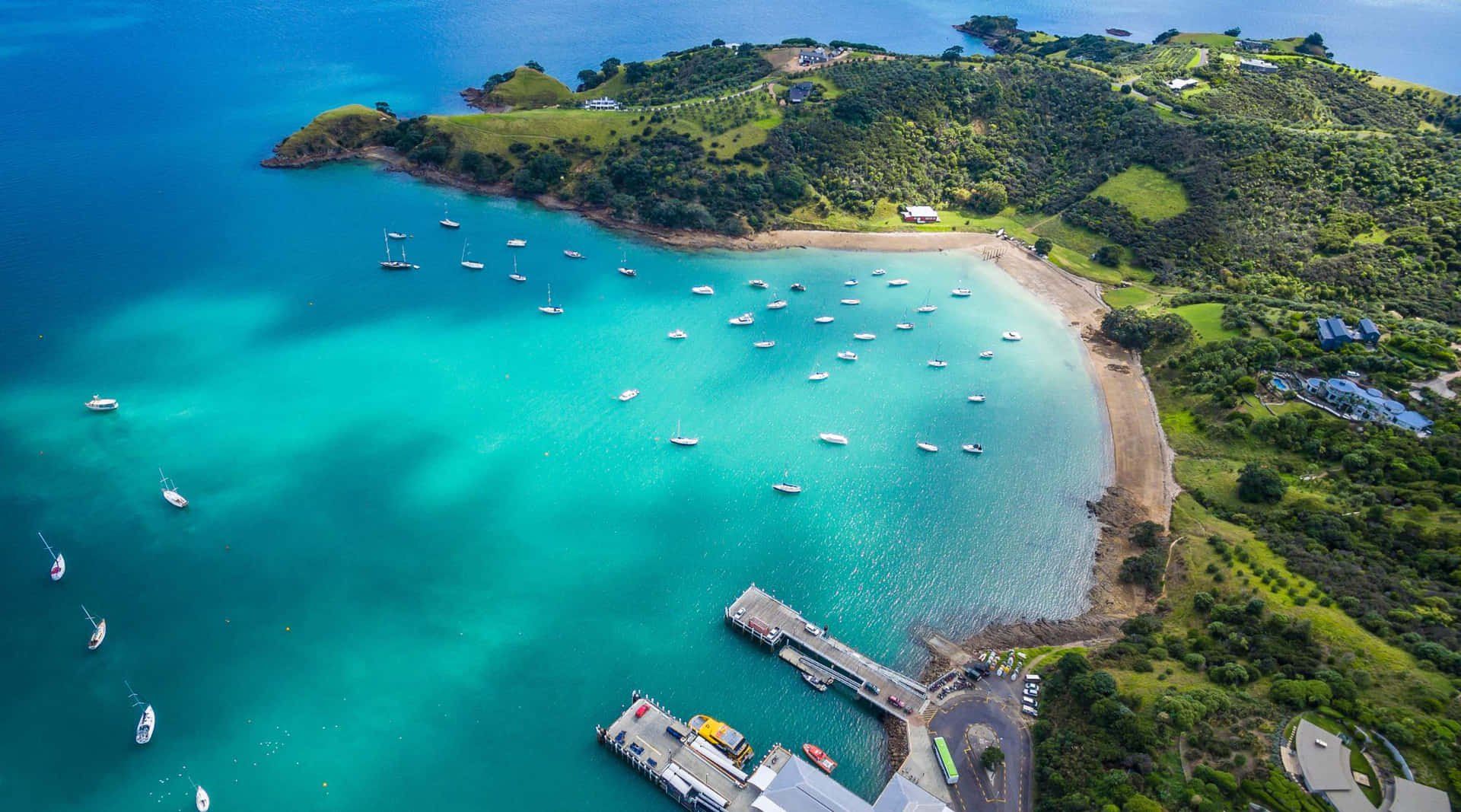 Waiheke Øy Luftbilde Marina Og Strand Bakgrunnsbildet