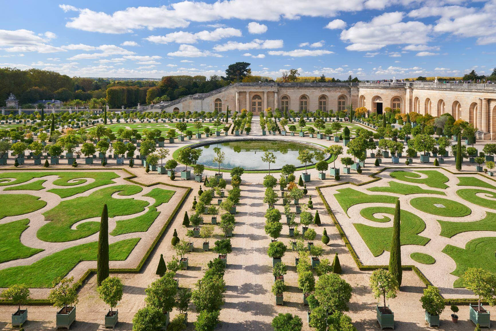 Walkway Through The Lantona's Parterre At The Palace Of Versailles Picture