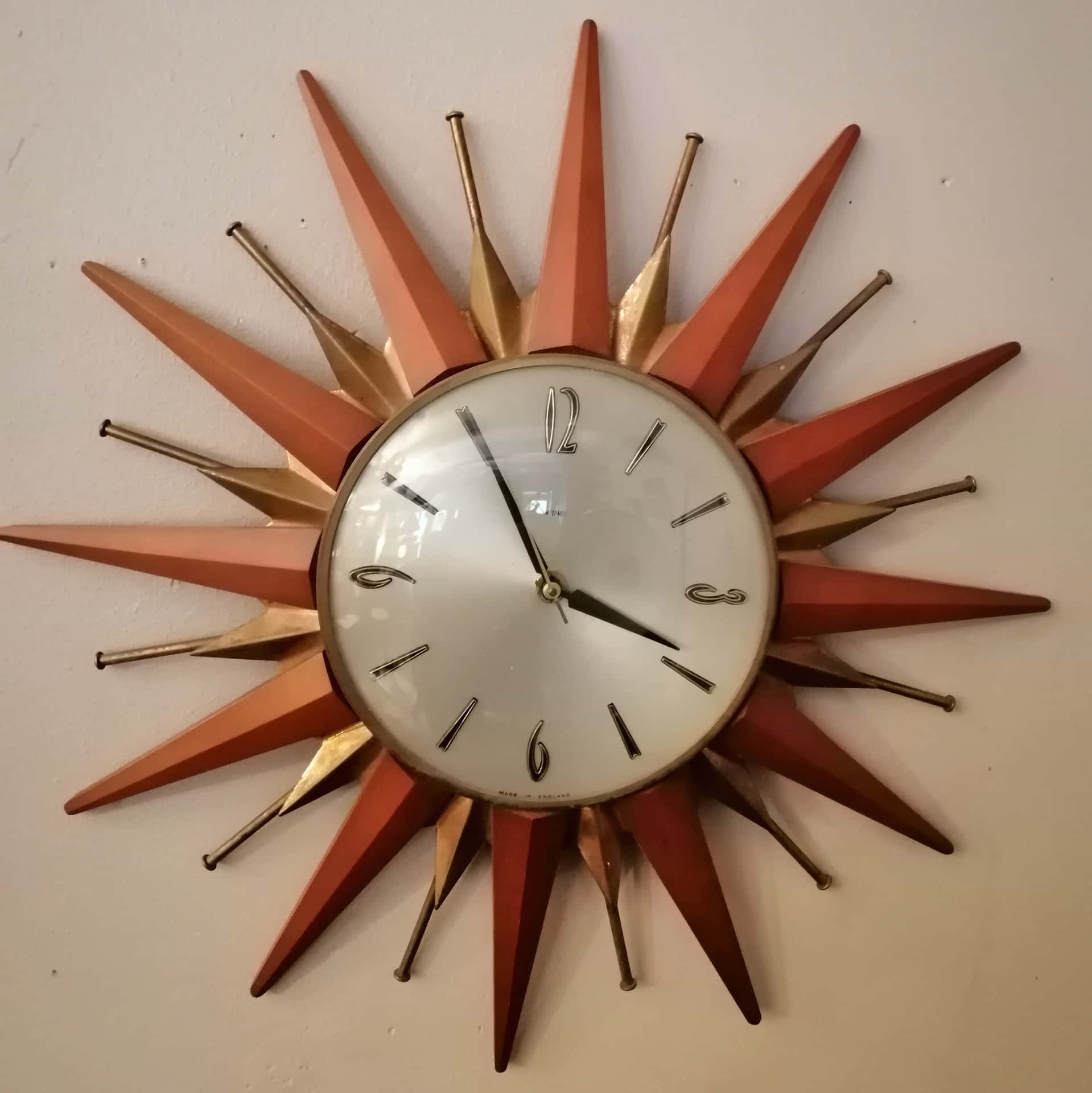 Keeping Time: Referencing the Tradition of Wall Clocks