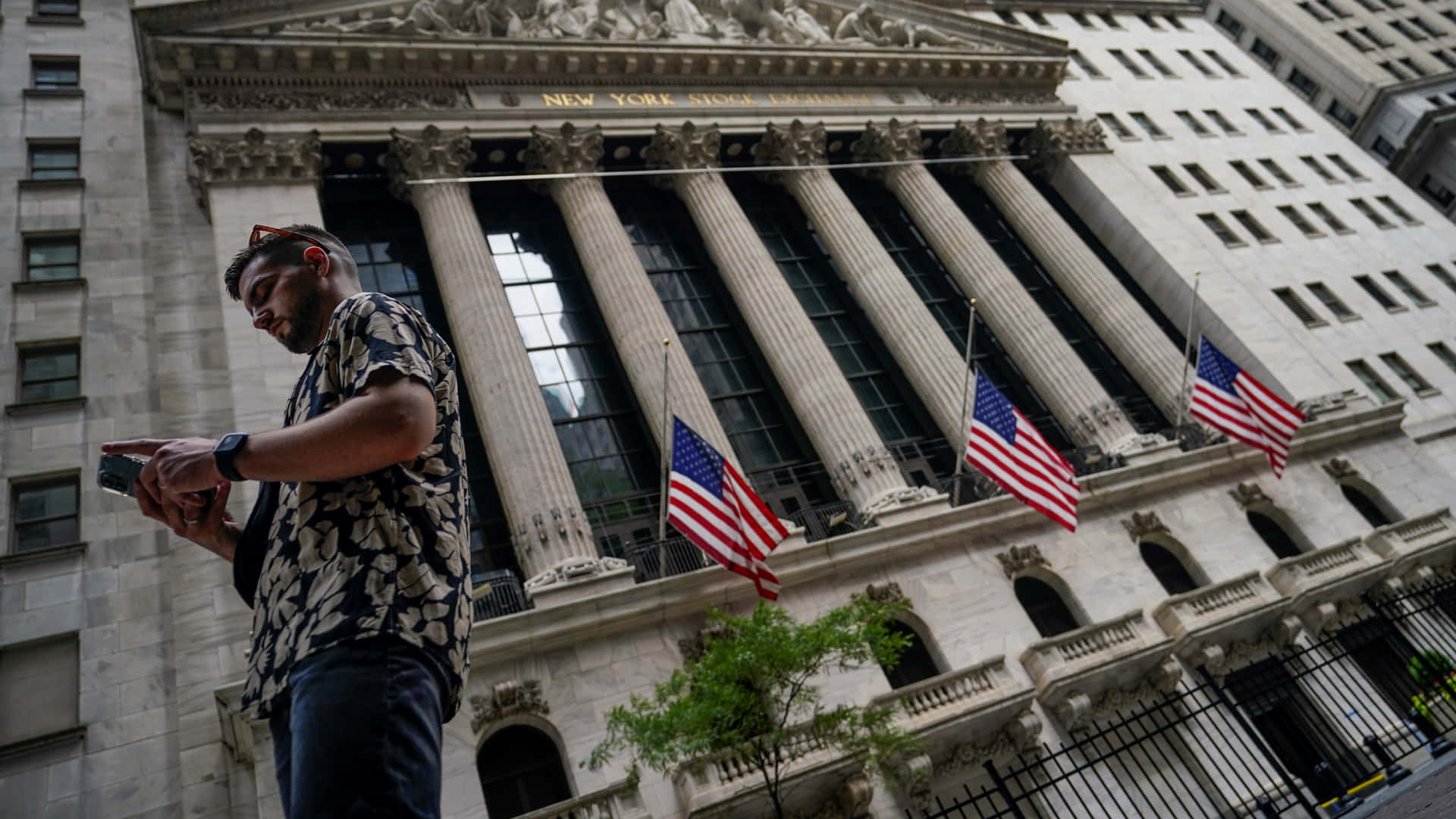 Wall Street - The Heartbeat of Global Markets Wallpaper