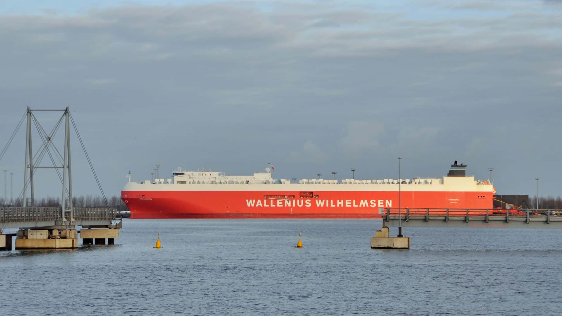 Wallenius Wilhelmsen Vehicle Carrierat Dockside Wallpaper