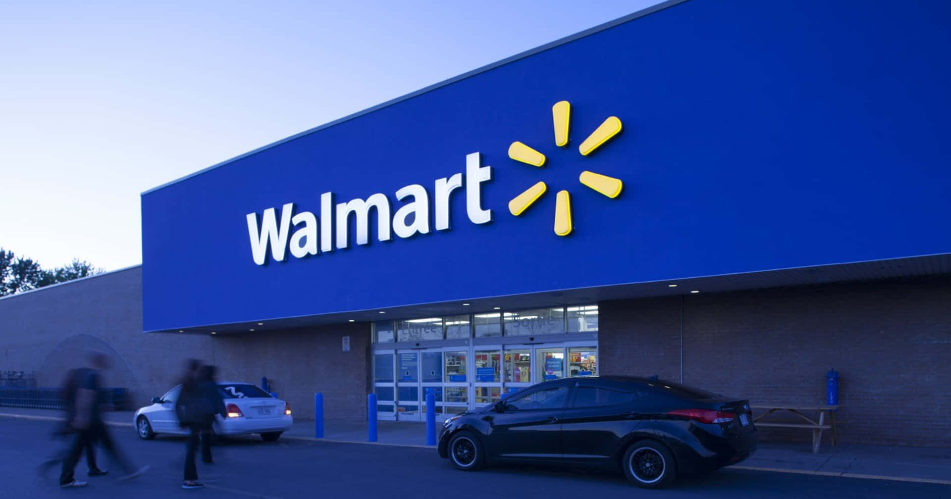 Walmartes Una Tienda Grande Con Un Letrero Azul.