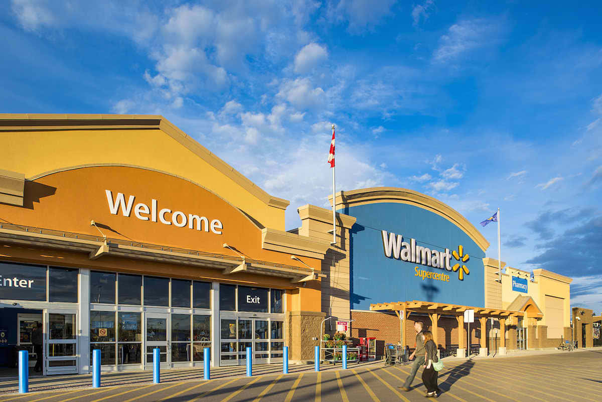 Unatienda Grande Con Un Letrero Que Dice Bienvenido A Walmart