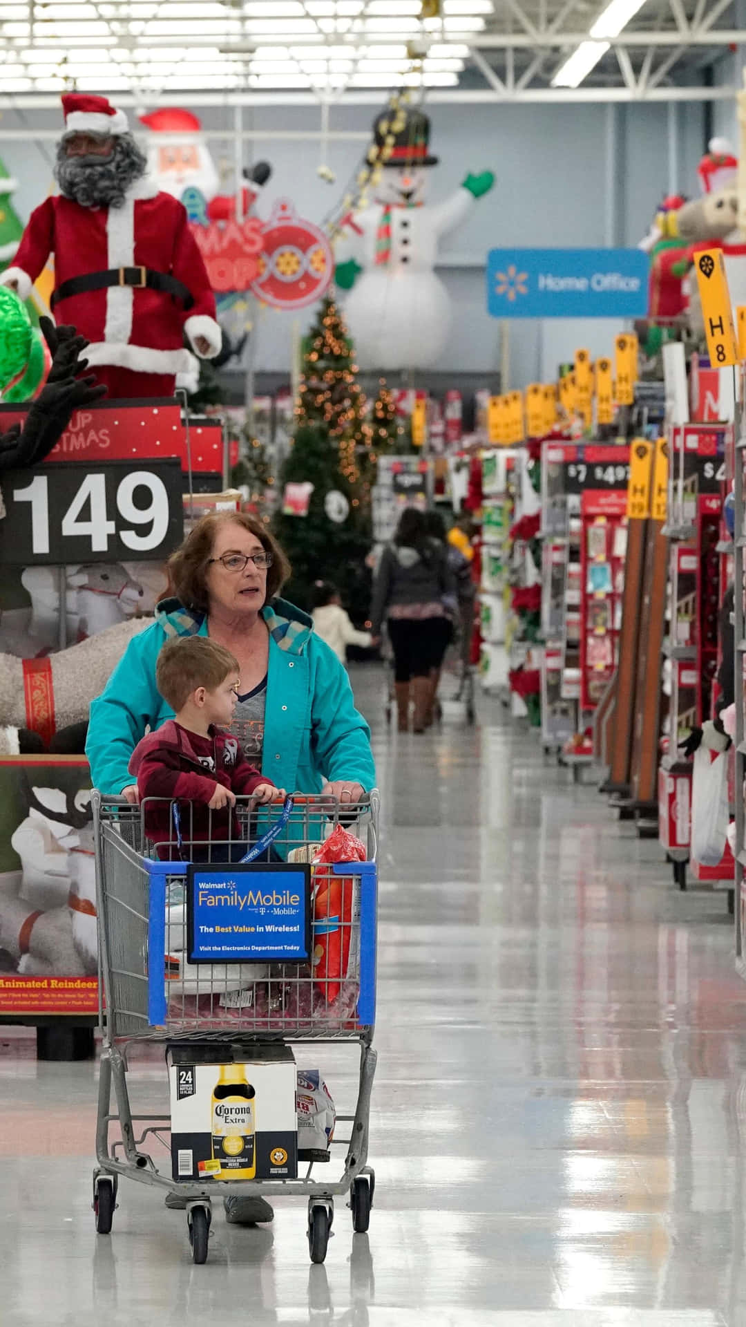 Walmart Shoppers Searching for Great Deals