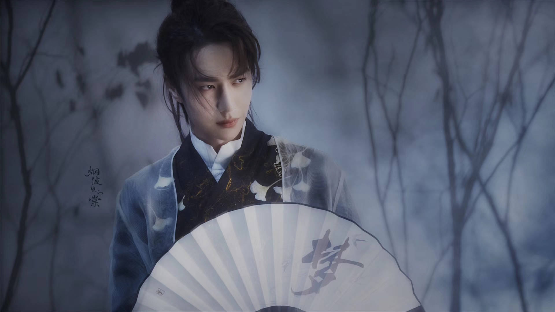 Wang Yibo Elegantly Stands Dominant in Traditional Fashion Wallpaper