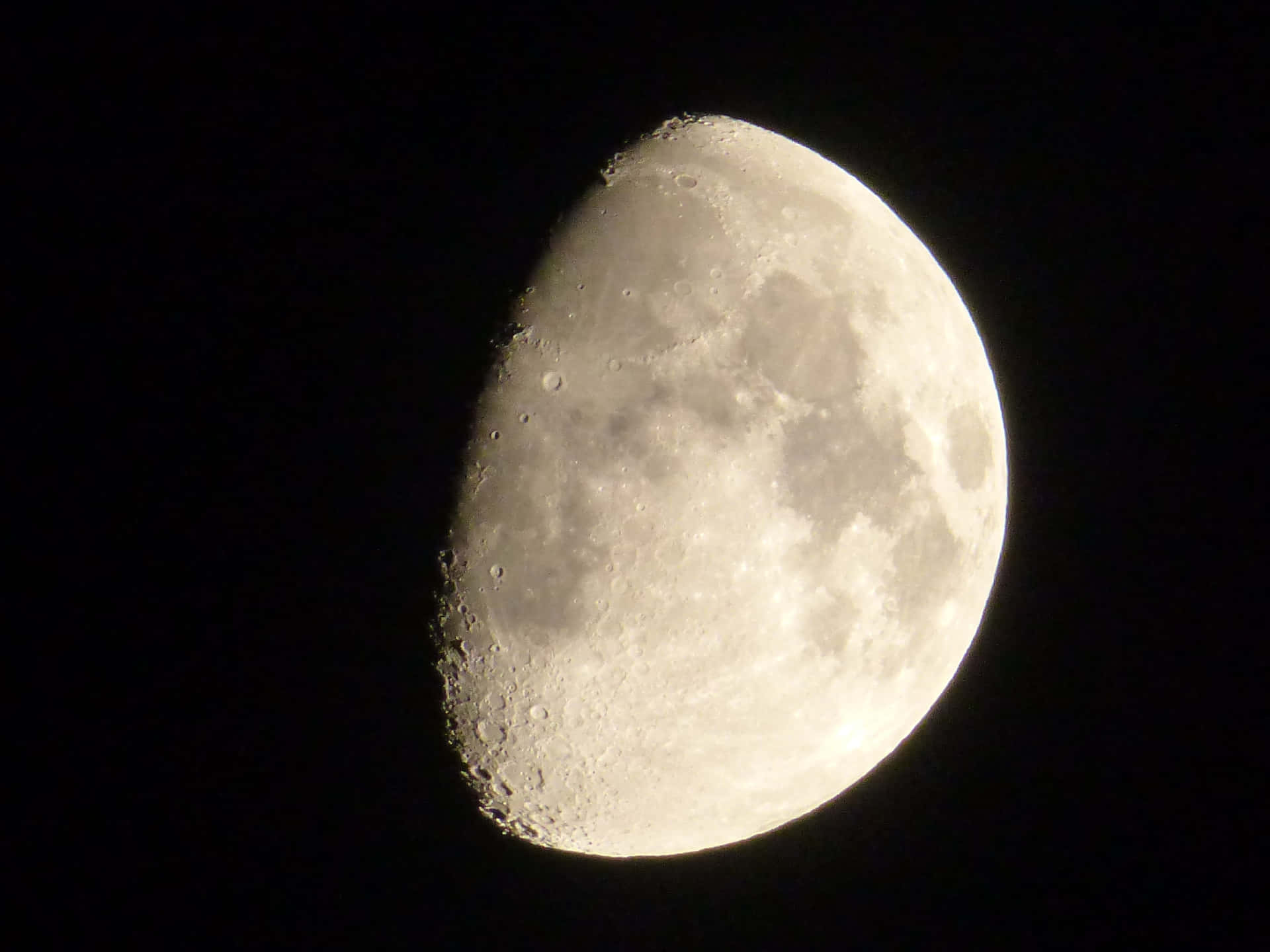 Waning Gibbous Moon Night Sky Wallpaper