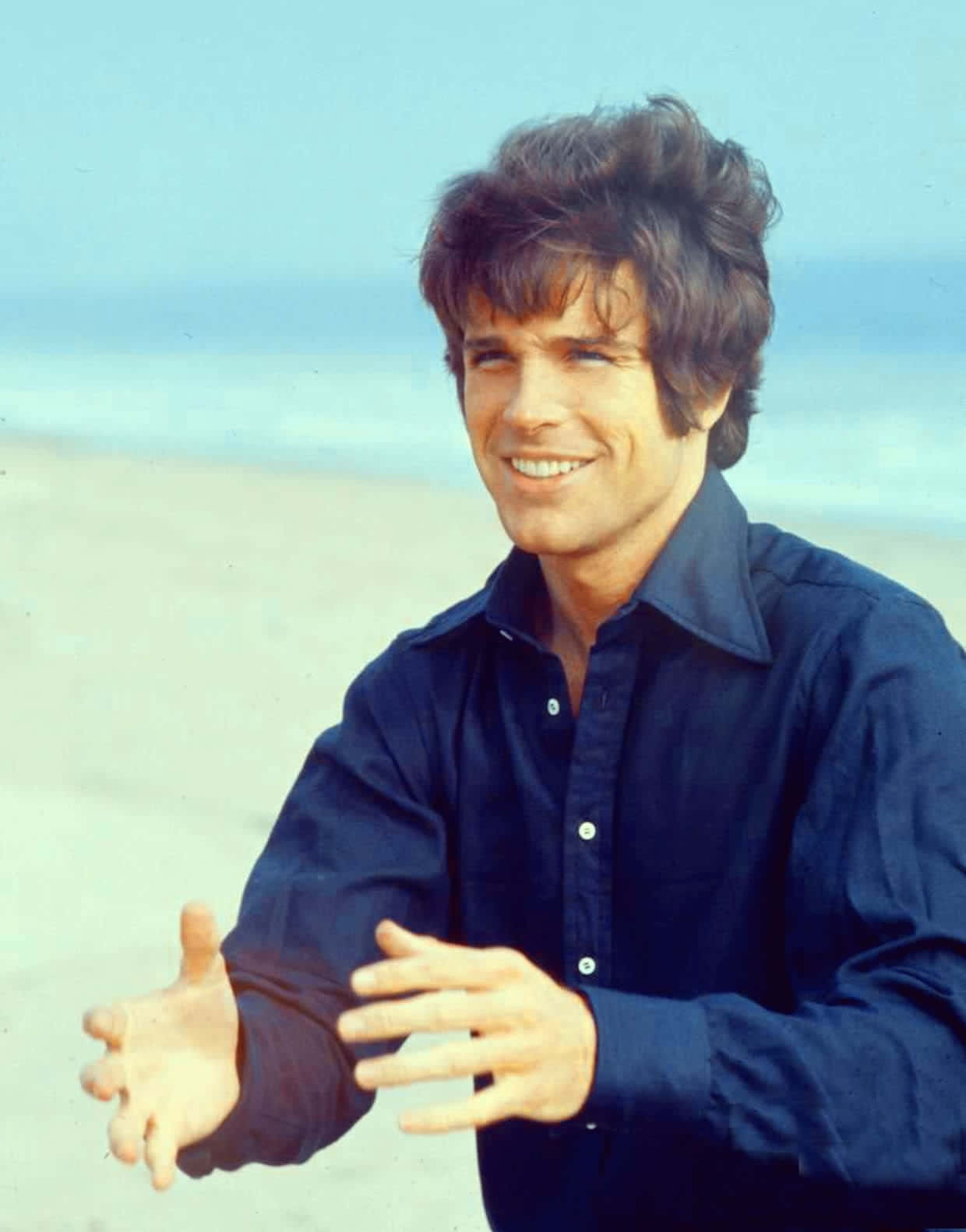 A portrait of the iconic actor Warren Beatty. Wallpaper