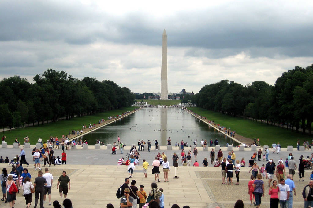 Washington Monument Tourist Crowds Wallpaper