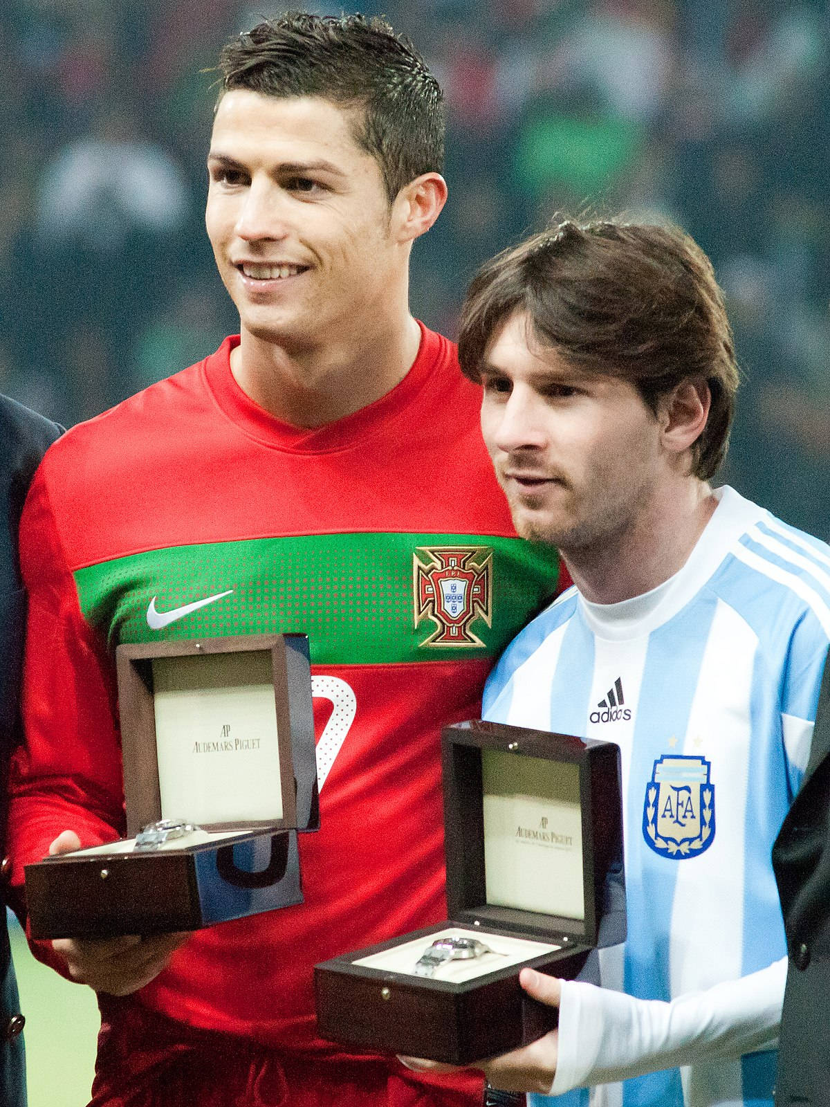 Download Watch Messi And Ronaldo 4k Wallpaper 