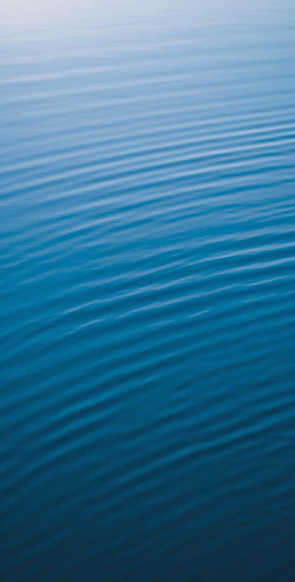 Blaueswasser Iphone Kleine Wellen Wallpaper