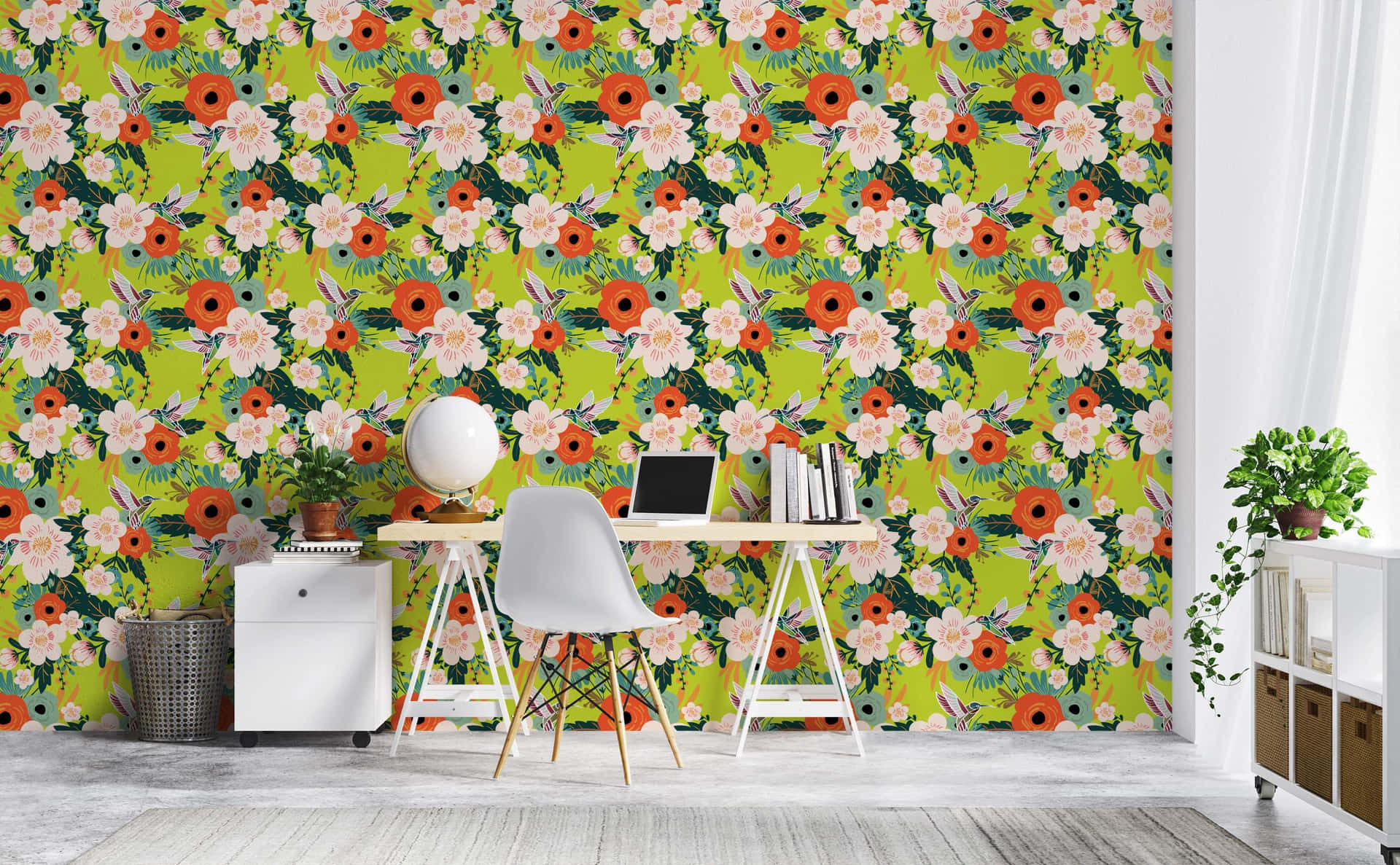 Einraum Mit Einer Grünen Und Orangefarbenen Blumentapete Wallpaper
