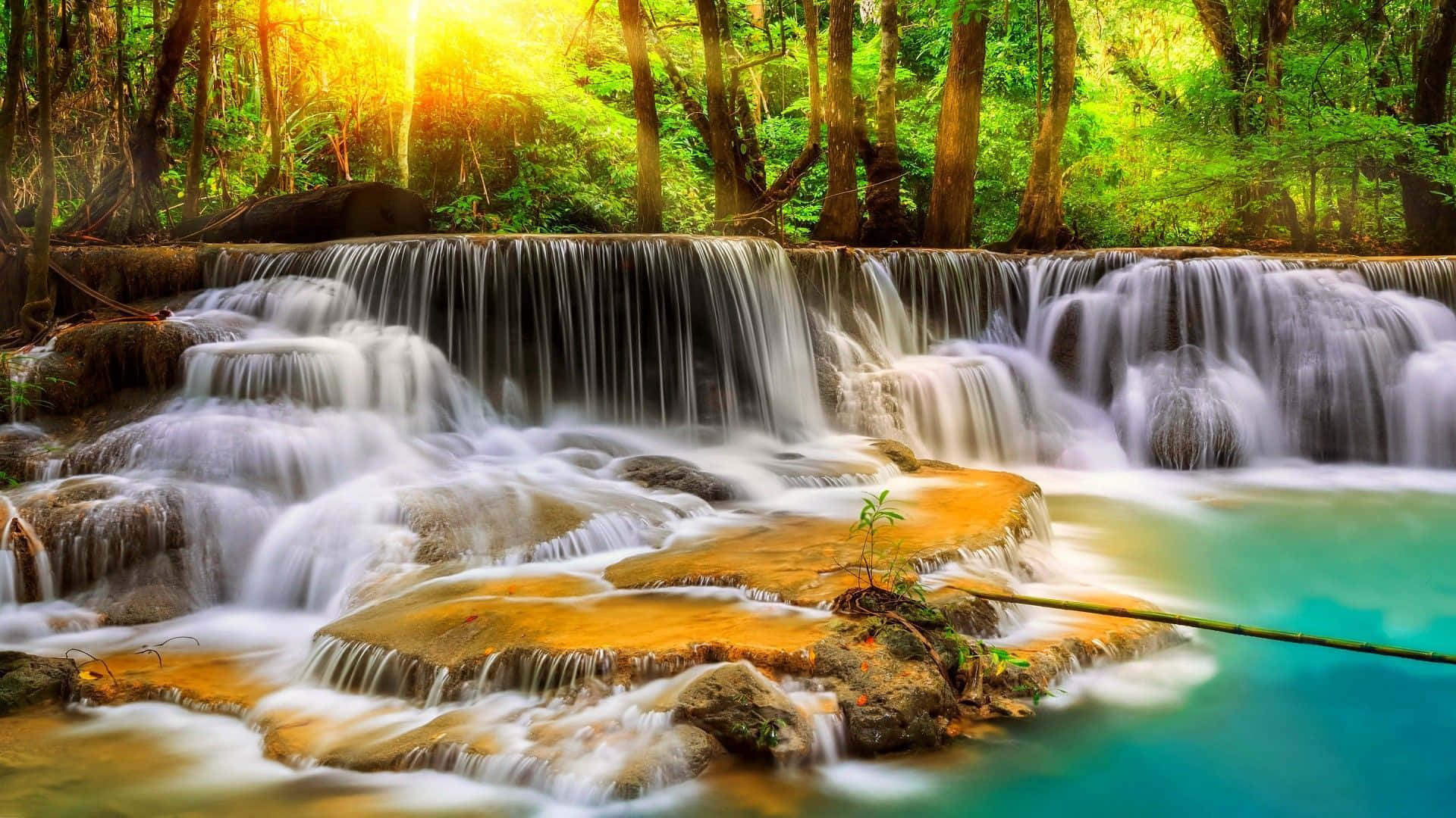 Erawannationalpark Wasserfall Als Desktop-hintergrund Wallpaper