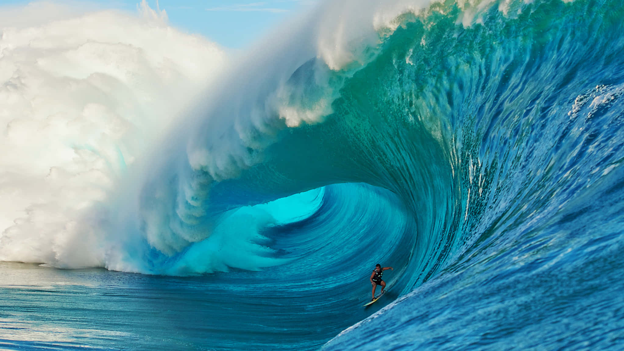 The beauty of a wave – mesmerizing and powerful