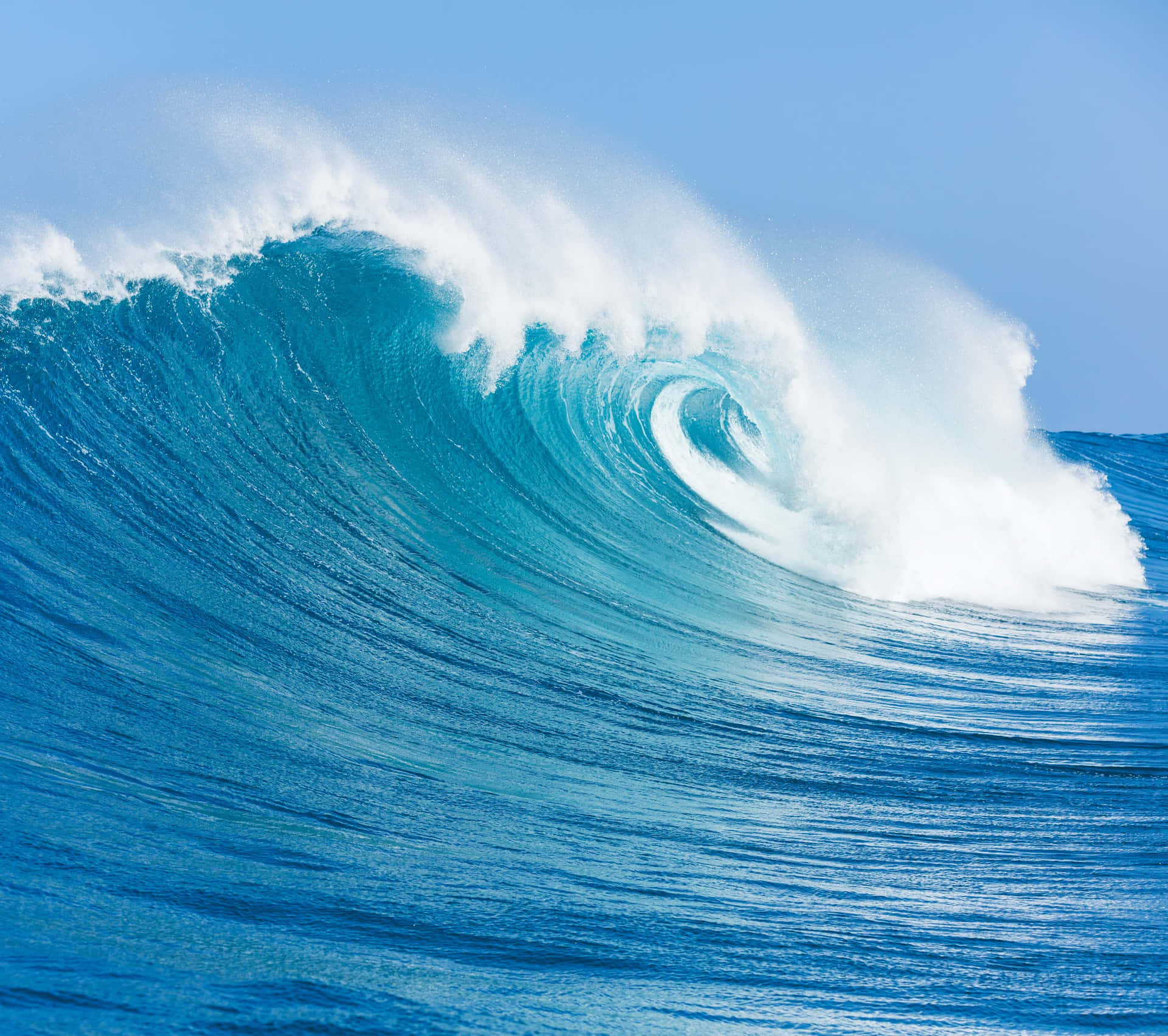 Bekæmpbølgerne Og Erobr Oceanet