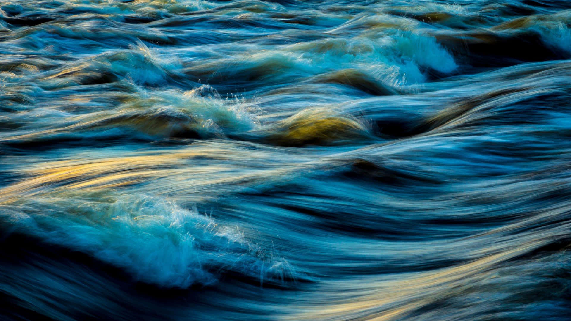 Majestic Ocean Waves at Sunset