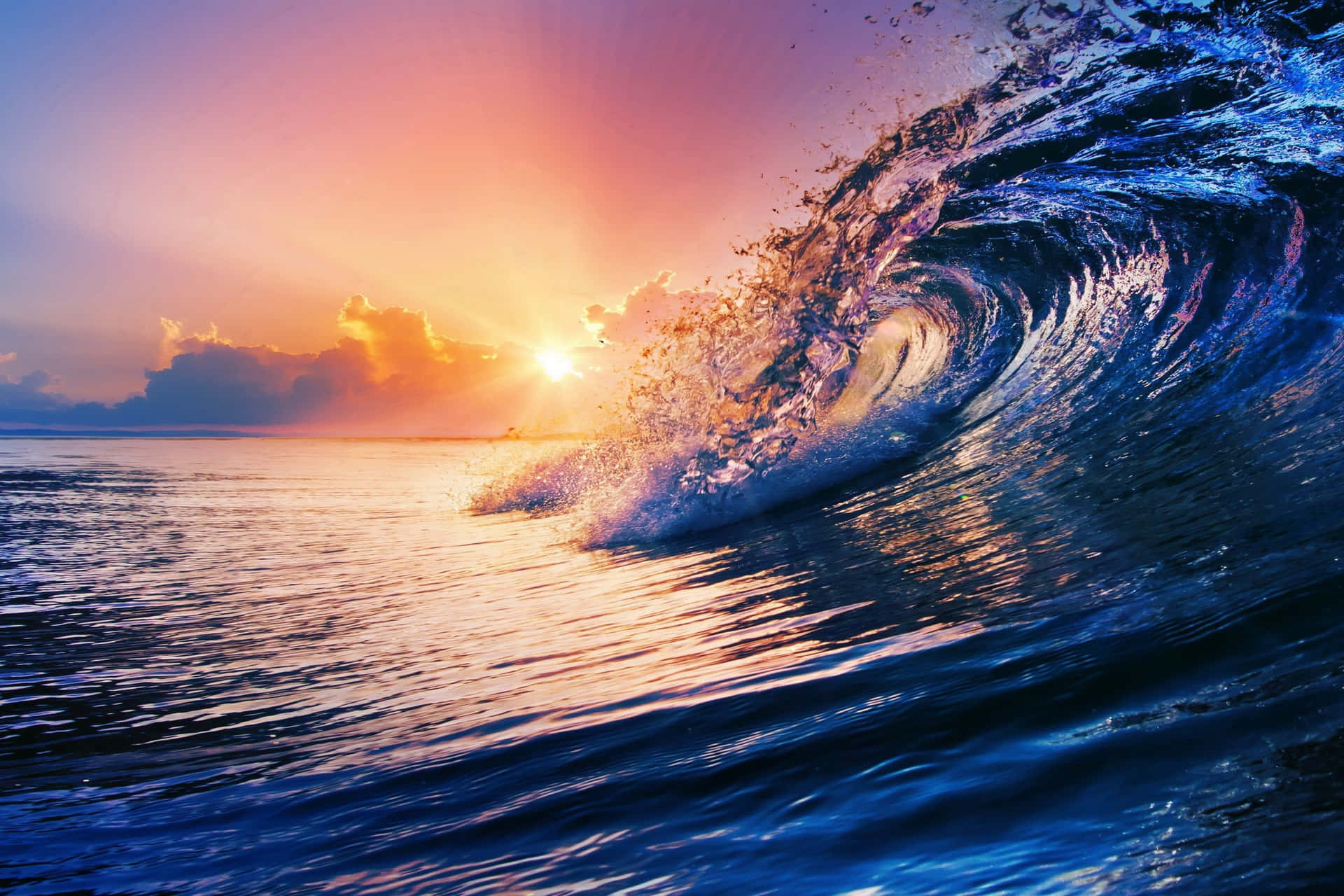Captivating Ocean Waves at Sunset