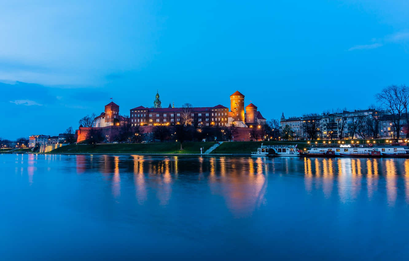 Castillode Wawel Río Azul Cielo Fondo de pantalla