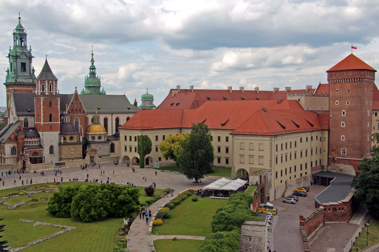 Wawel Castle Tourists Visiting Picture