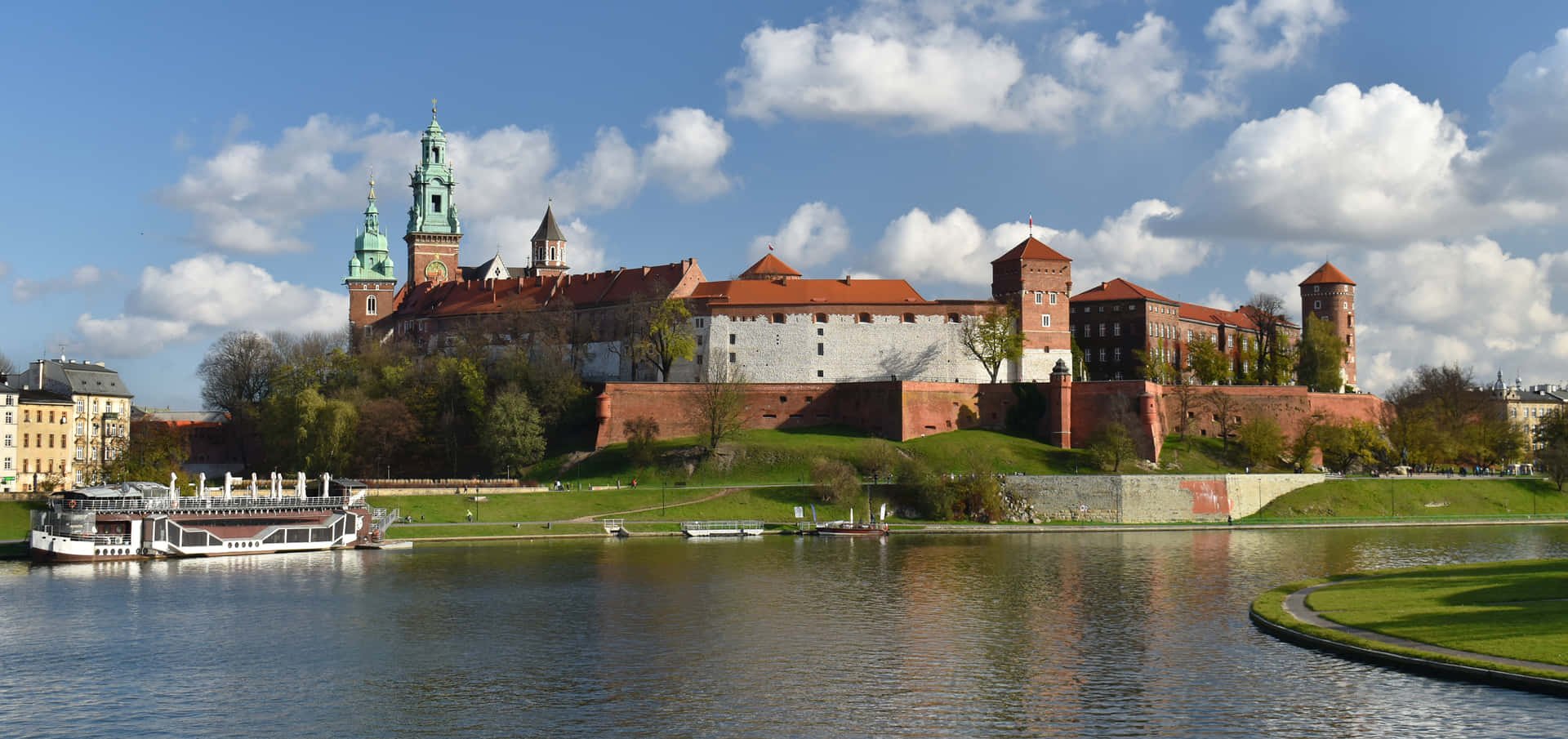 Wawel Castle Waterfront Picture