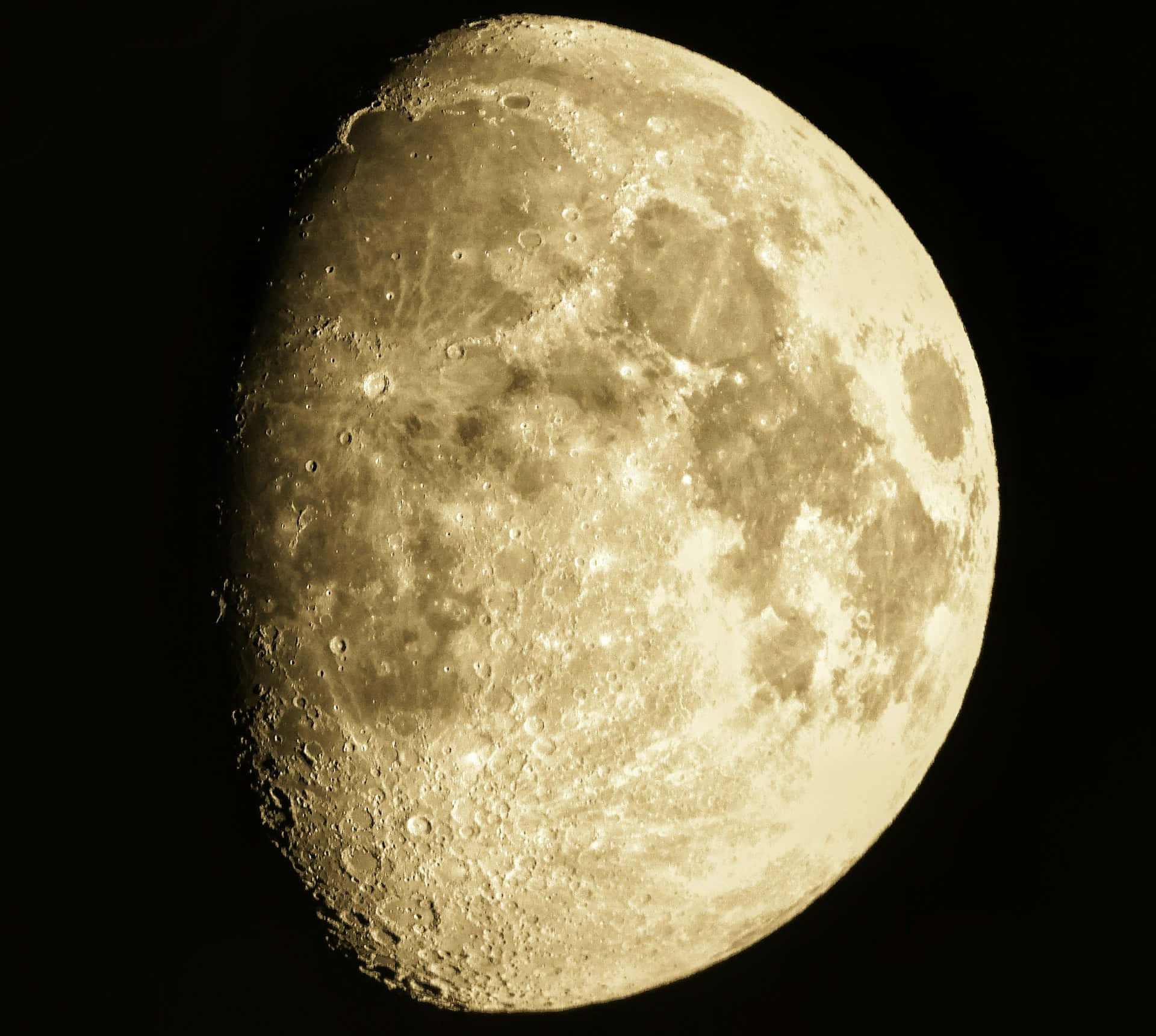 Cratères De La Lune Gibbeuse Croissante Fond d'écran