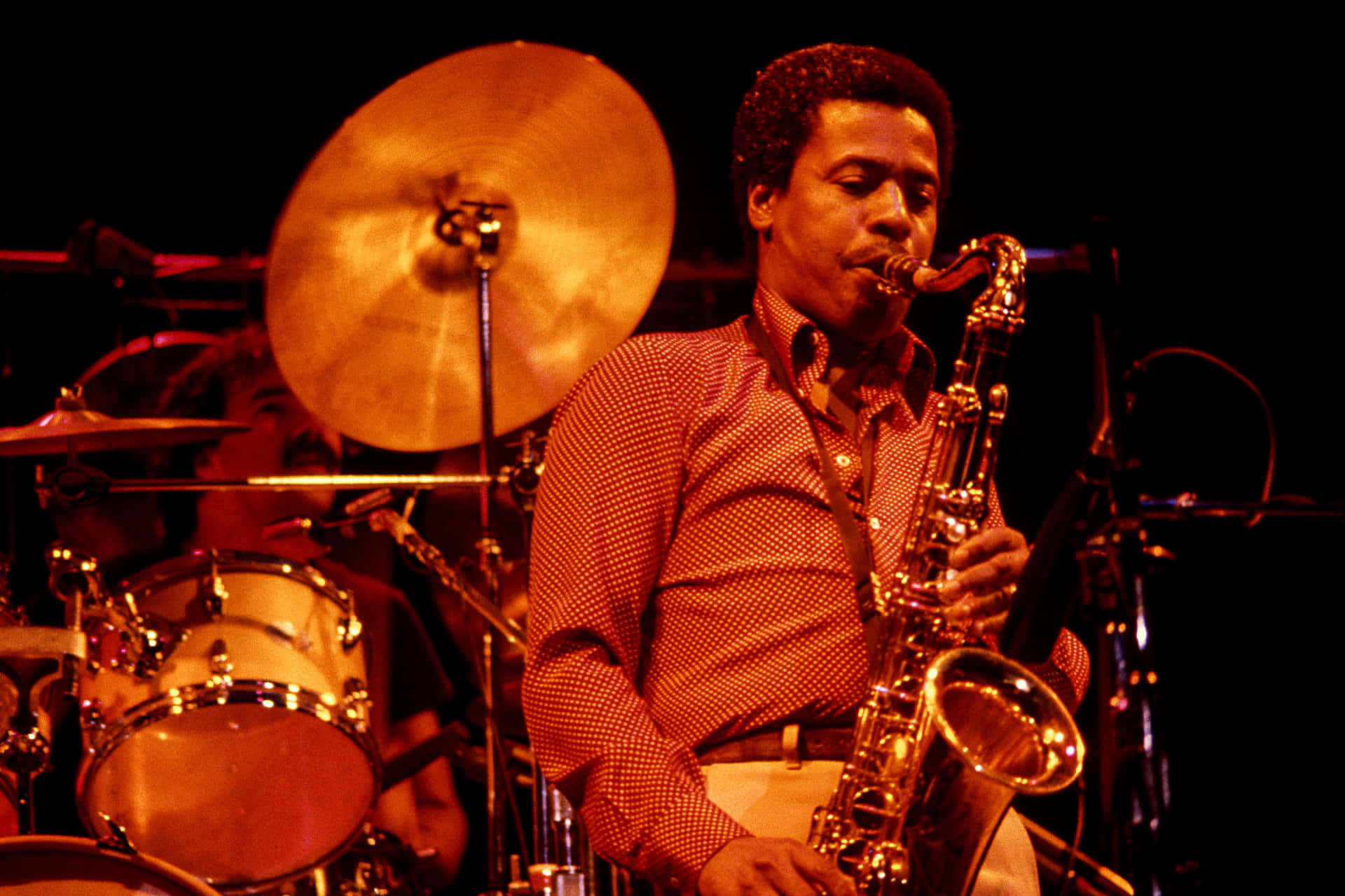 Wayne Shorter performing on stage Wallpaper