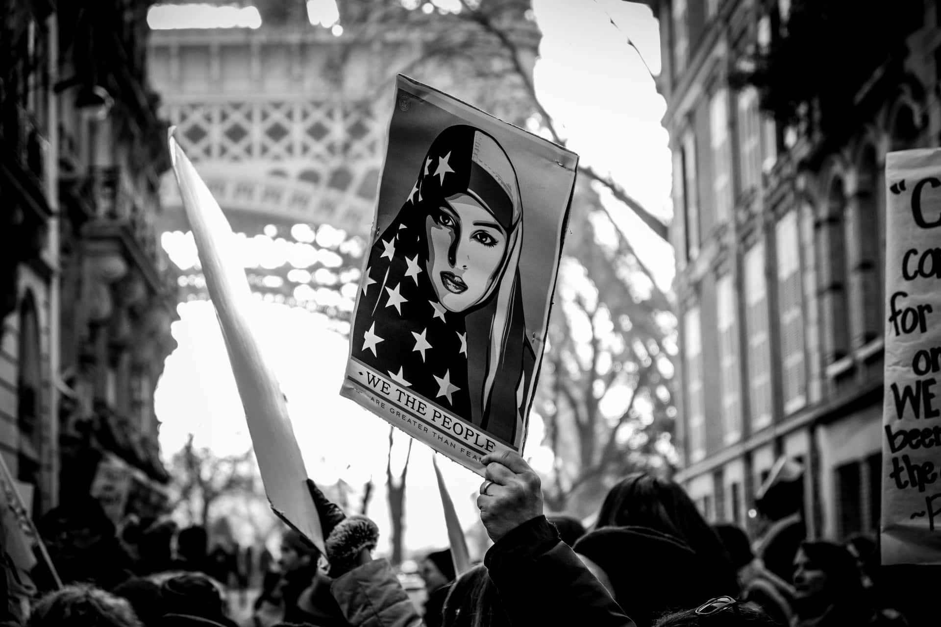 Wir,das Volk: Schwarz-weißes Muslimisches Frau Wallpaper