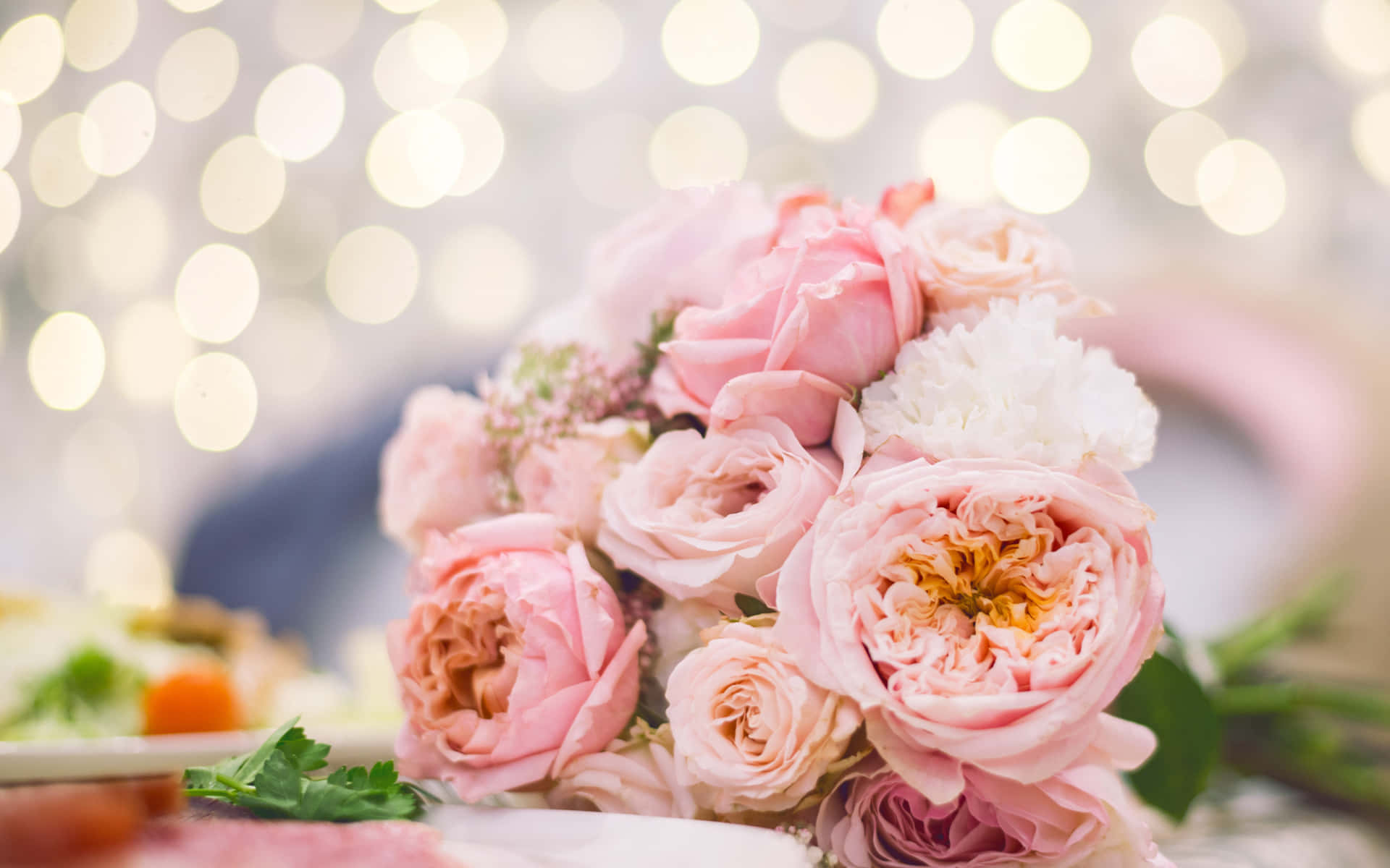 Romantic Wedding Bouquet in a Bride's Hand Wallpaper
