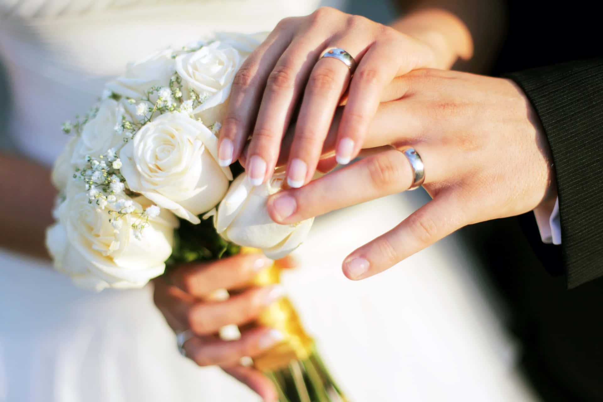 Wedding Couple White Roses And Rings Wallpaper