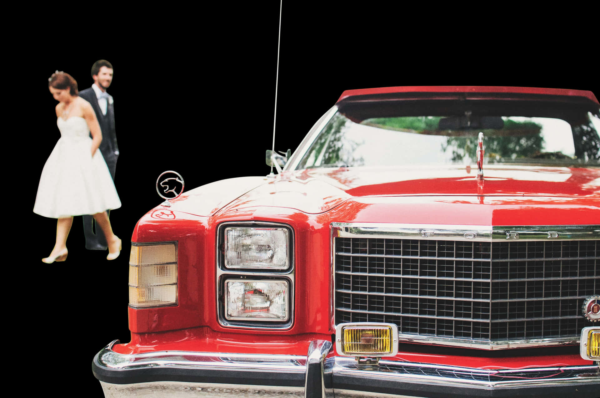 Wedding Coupleand Classic Car PNG
