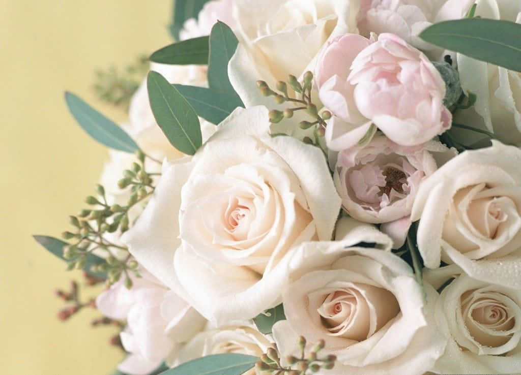 Captivating Wedding Flower Arrangement Wallpaper
