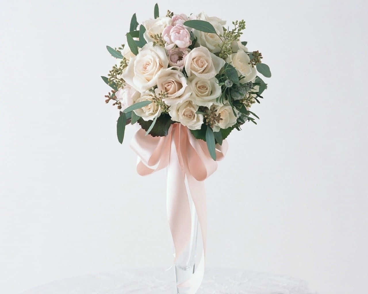 Elegant Wedding Flowers Bouquet Wallpaper