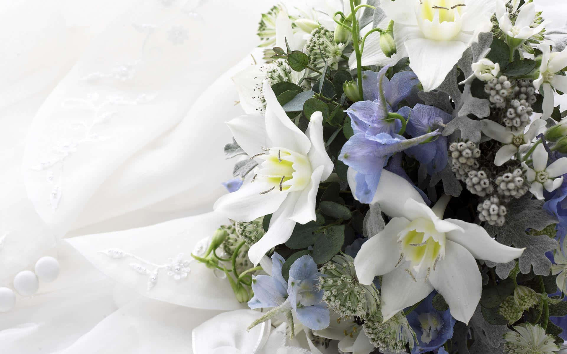 Stunning Floral Wedding Centerpiece Wallpaper