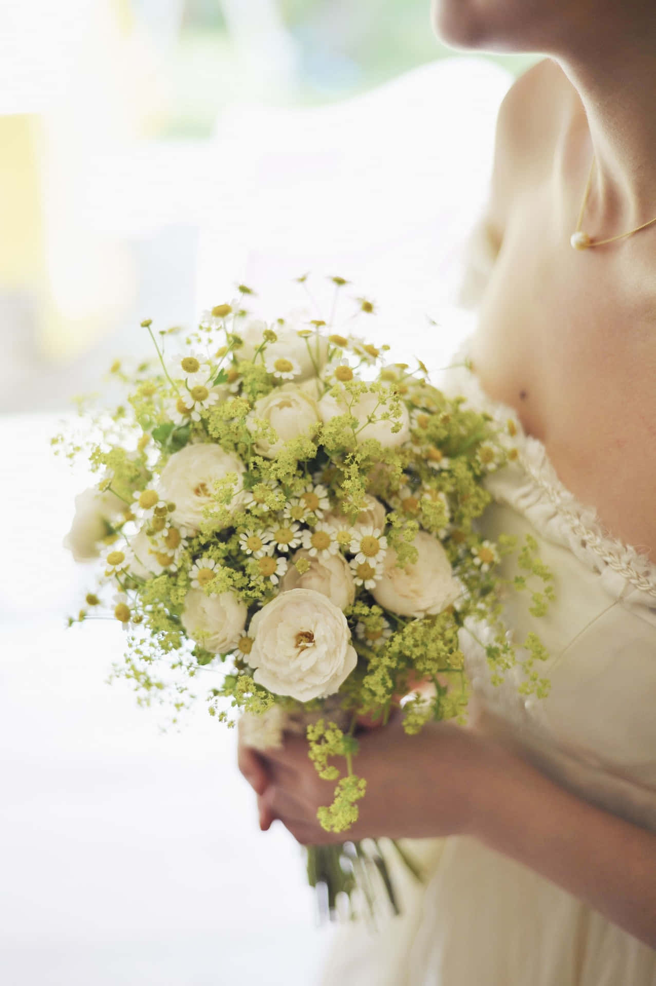 Elegant Floral Arrangement for Wedding Event Wallpaper