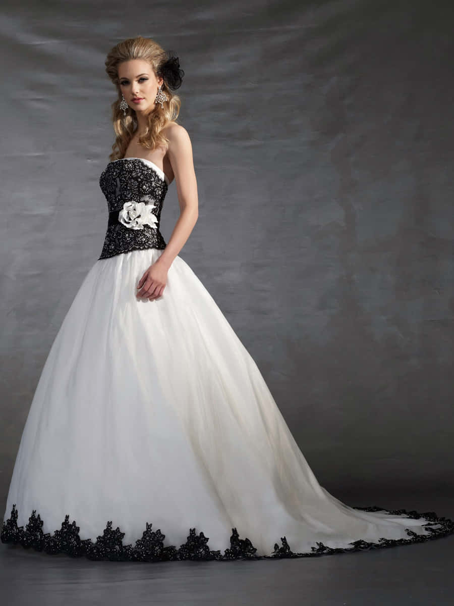 •  Stay timeless on your special day with this beautiful wedding gown.