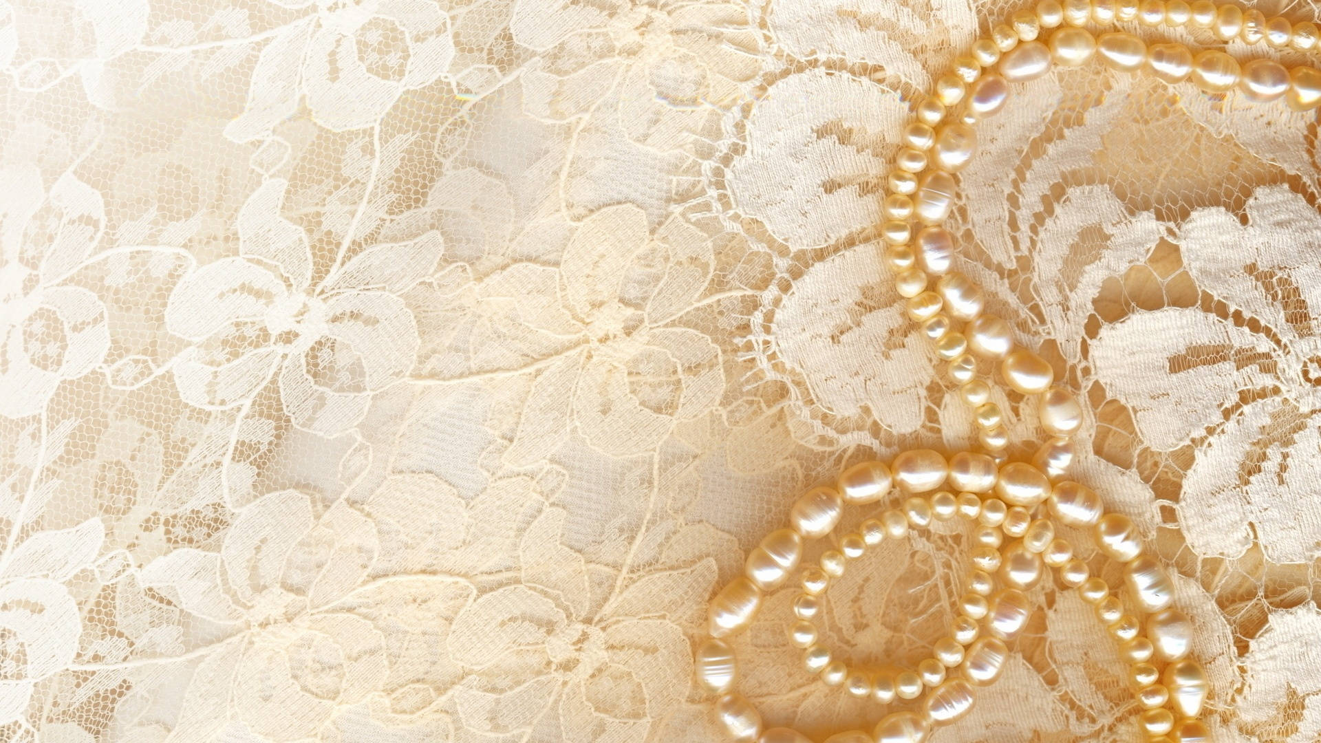 Wedding Pearl Necklace Wallpaper