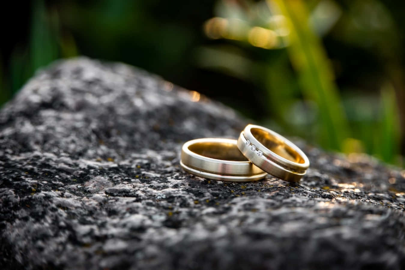 Minimalist Wedding Rings Picture