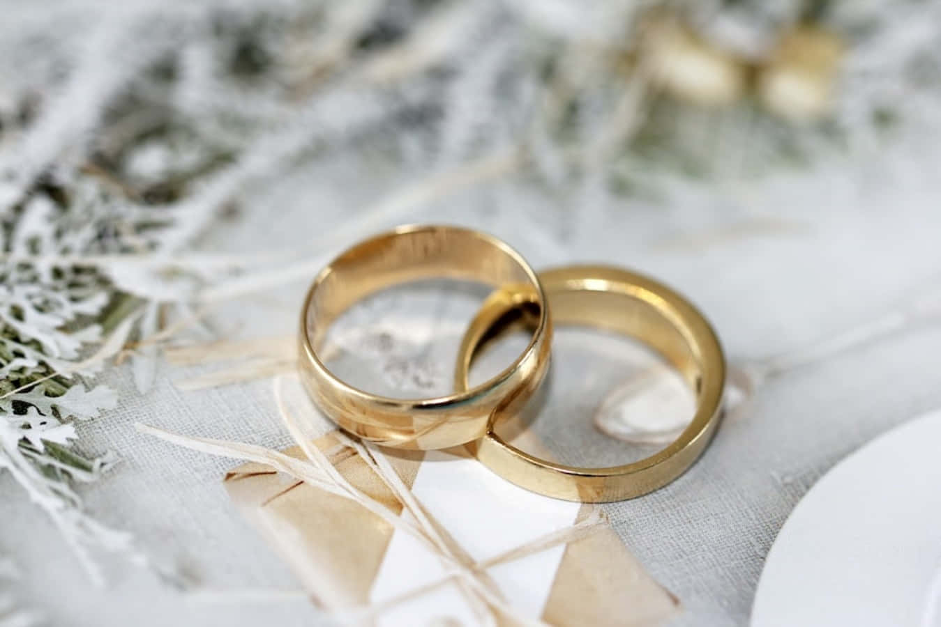 Simple Gold Wedding Rings Picture