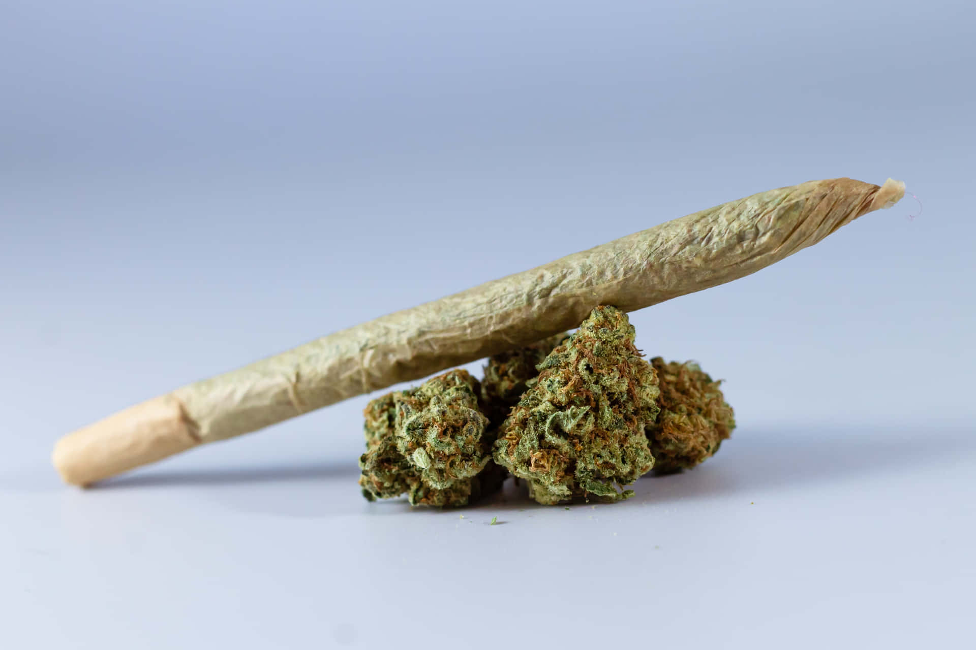 Nyd en Cannabis-fejring med Weed Blunt Wallpaper Wallpaper