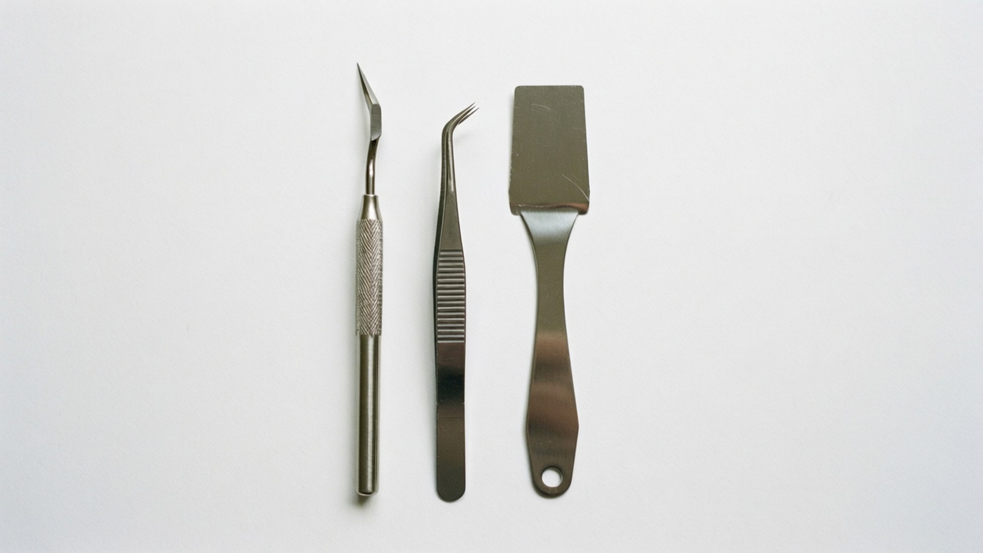 Weeding Tools Flat Lay Fondos de pantalla