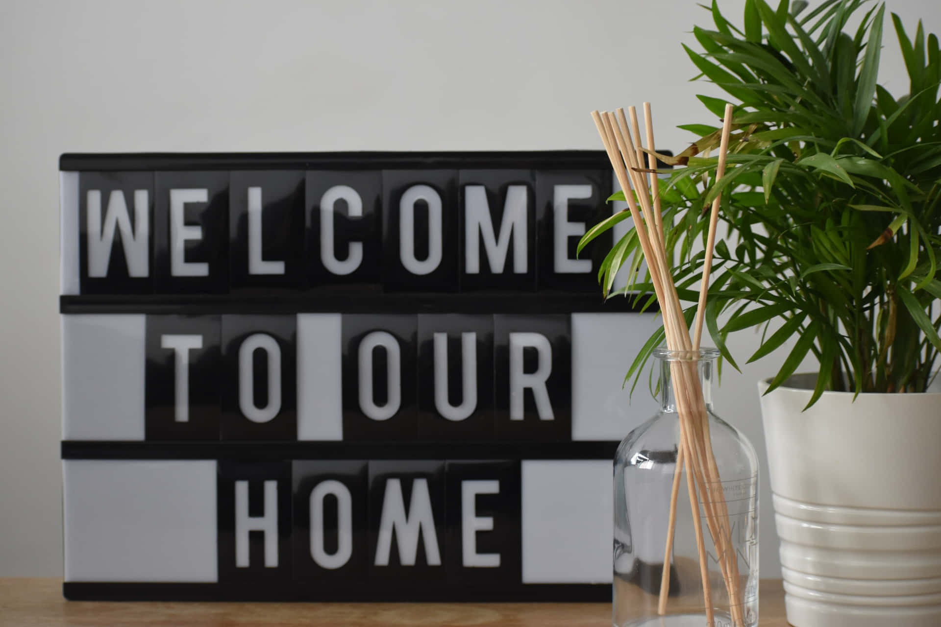 Welcome Home Decor Sign Wallpaper