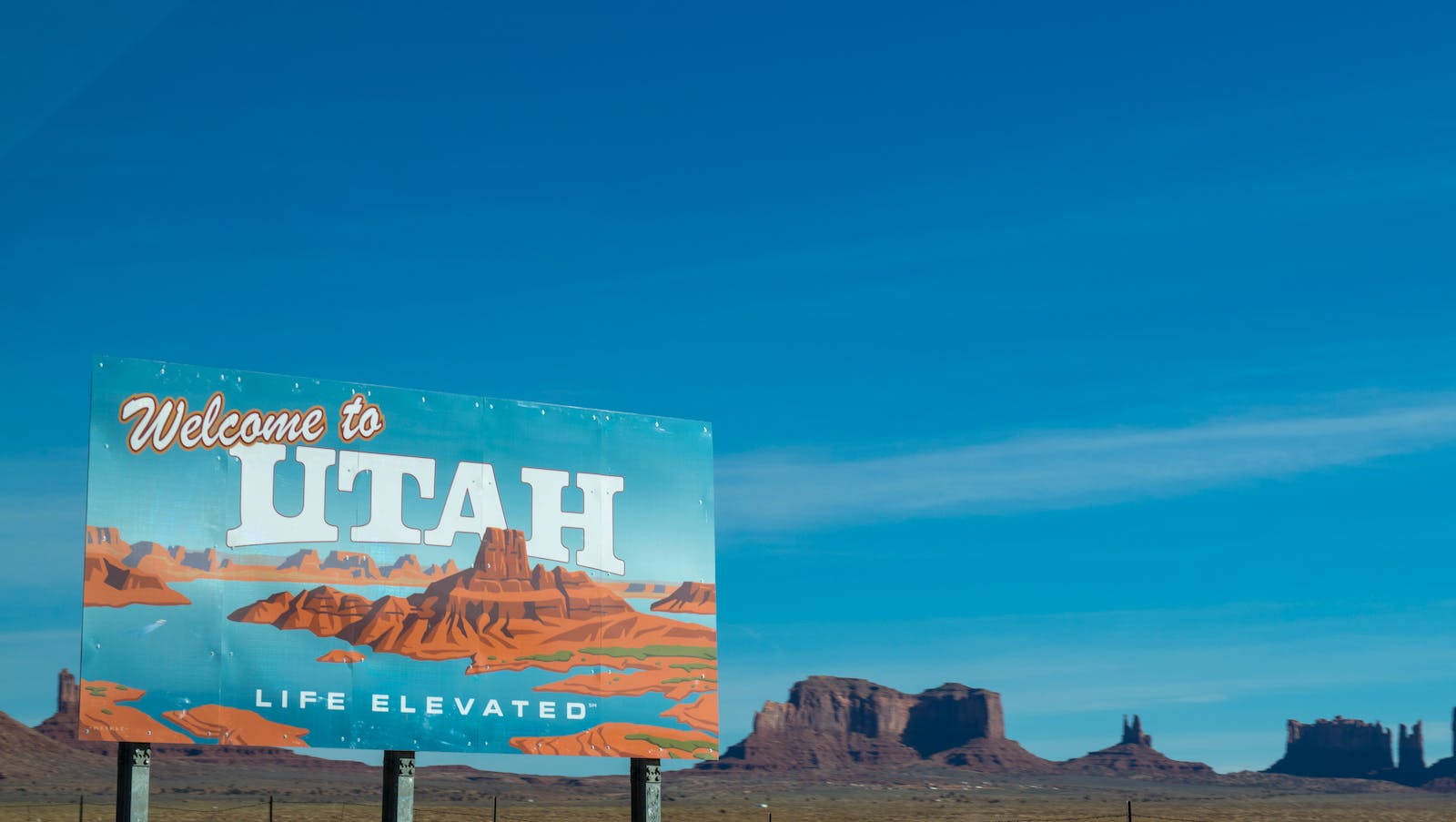 Welcome To Utah Signage Wallpaper