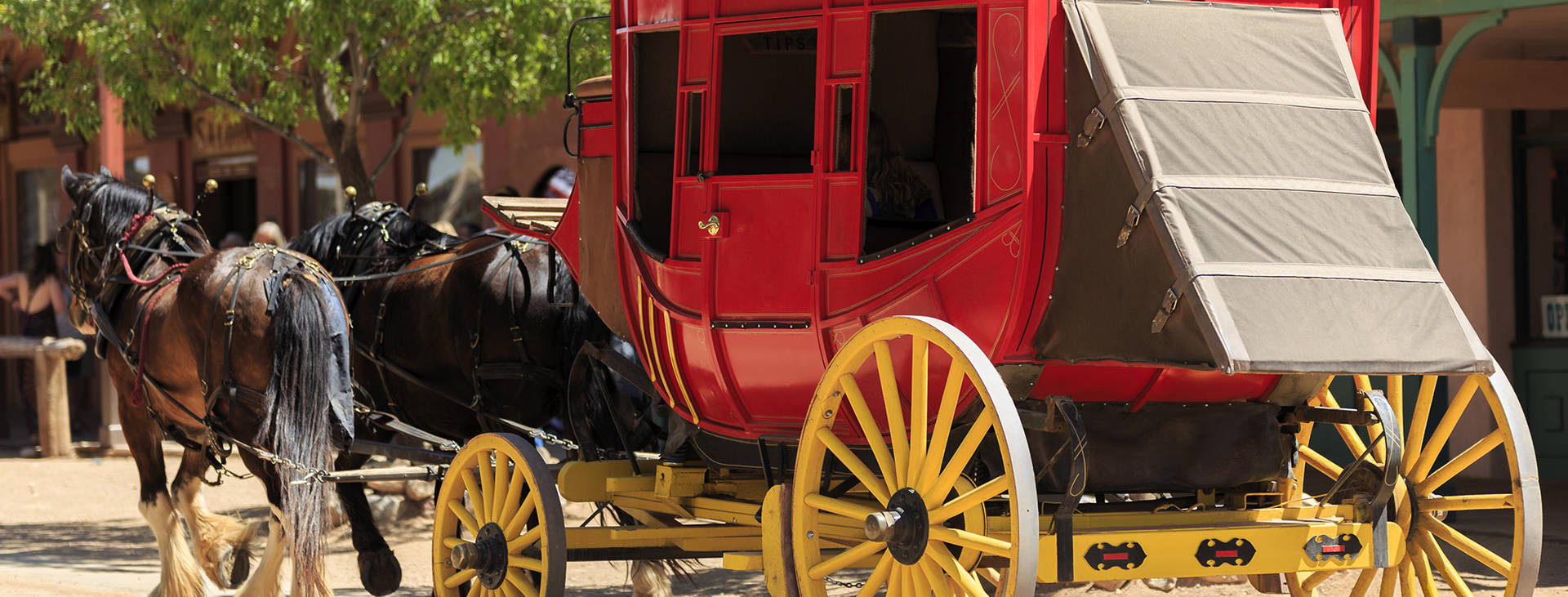 Wells Fargo Carriage With Horses Wallpaper
