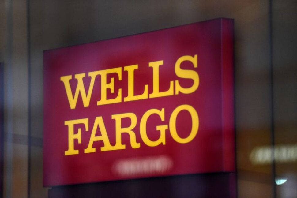 Wells Fargo Sign Picture