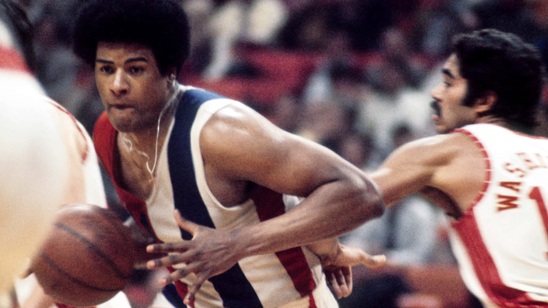 Wes Unseld Basketball Player Game Wallpaper