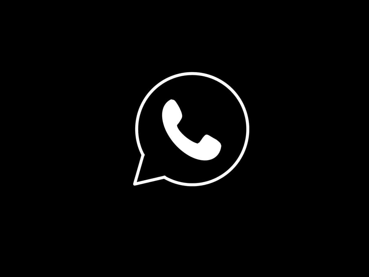 Hållkontakten Med Vänner Och Familj Genom Att Använda Whatsapp.