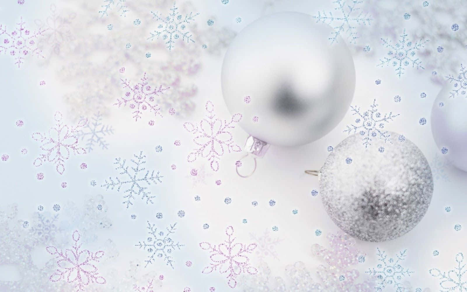 Silver White Christmas Balls Ornaments Wallpaper