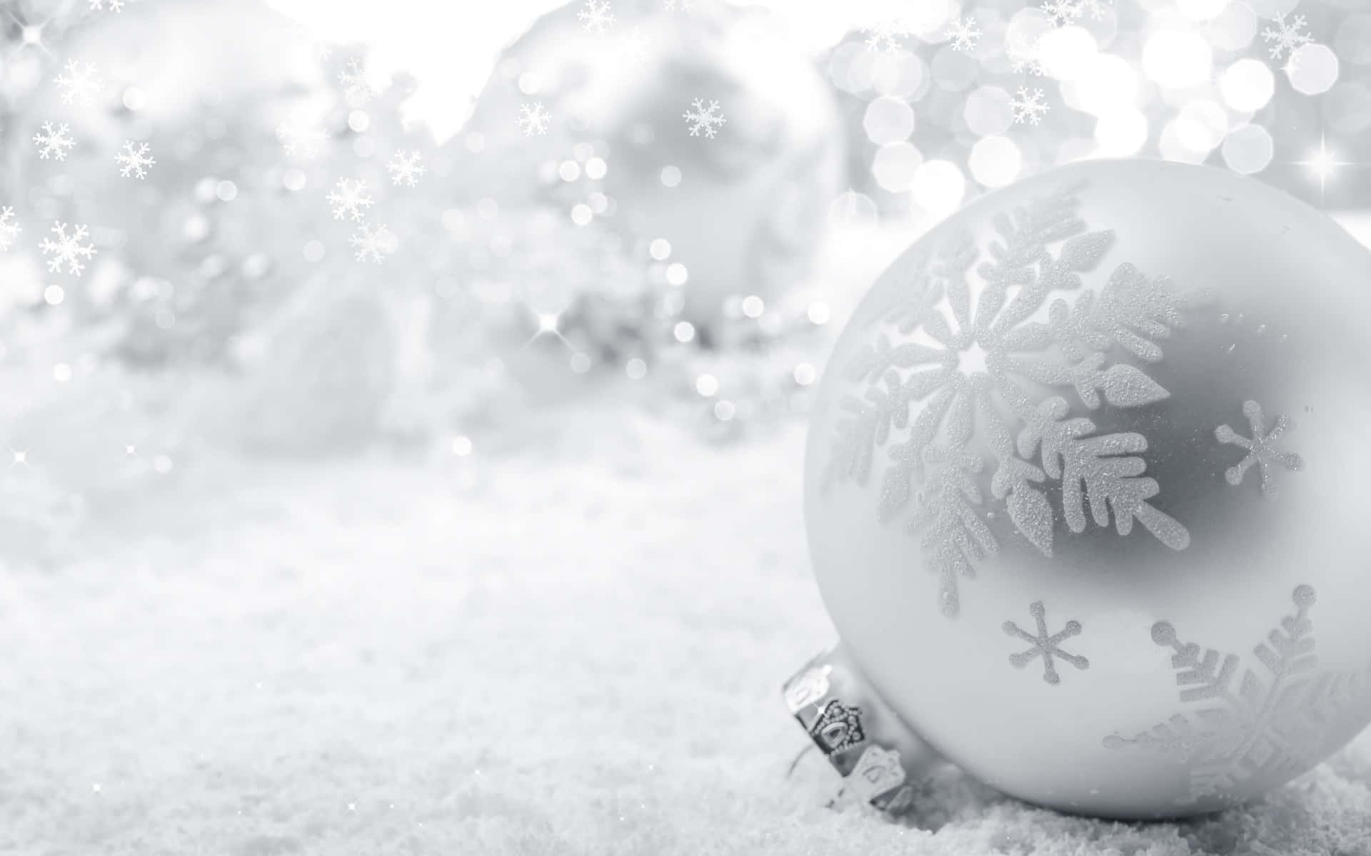Silver Ball White Christmas Vibe Wallpaper