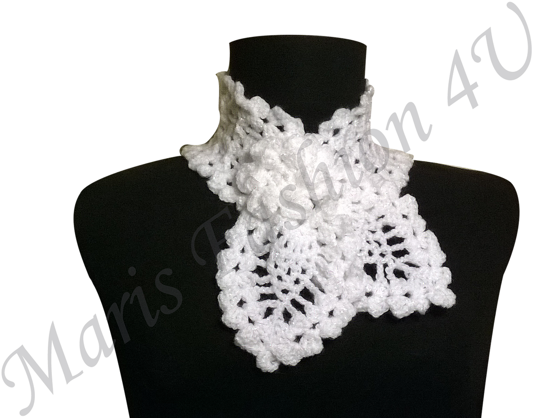 White Crochet Necklace Mannequin PNG